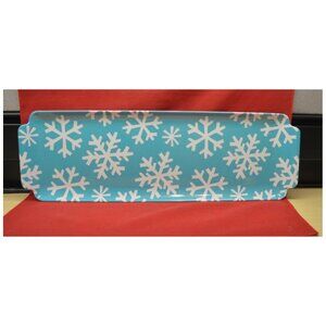 Blue and White Snowflake Design Serving Durable Plastic ~19-5/8" x 6-3/8"